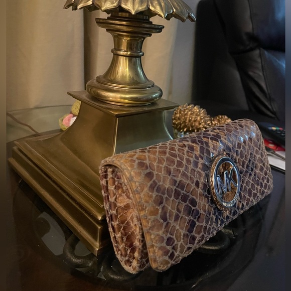 Michael Kors Wallet, please check all pictures for condition - Picture 4 of 16